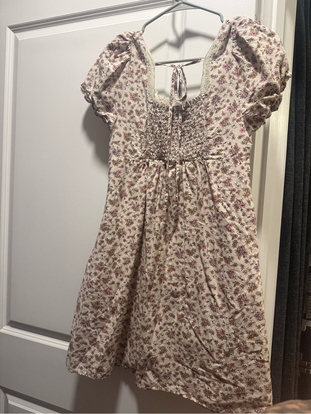 Celebrity Pink Cream Floral Smocked Puff Sleeve Dress
